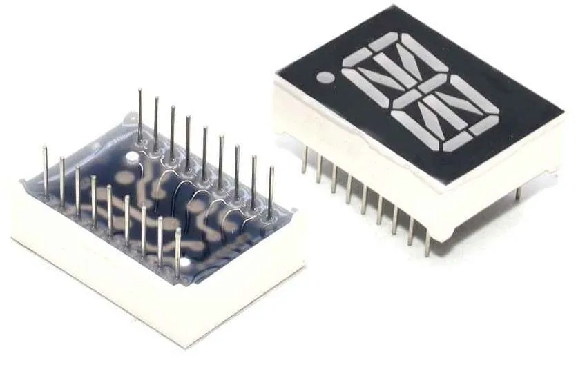 0.8 inch (20mm) 16 Segment Single Digit Alphanumeric Display, Red, Common Cathode