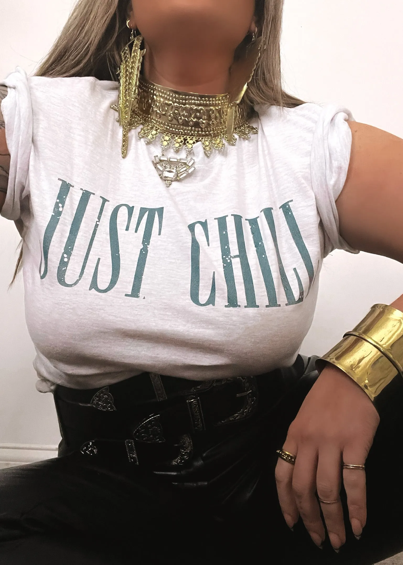 90's JUST CHILL SIDE SLIT TEE
