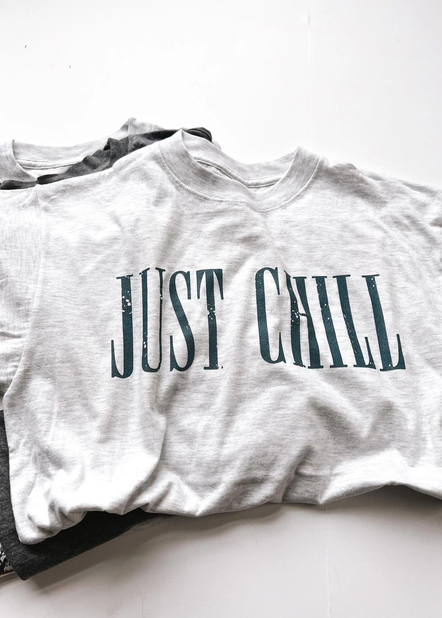 90's JUST CHILL SIDE SLIT TEE
