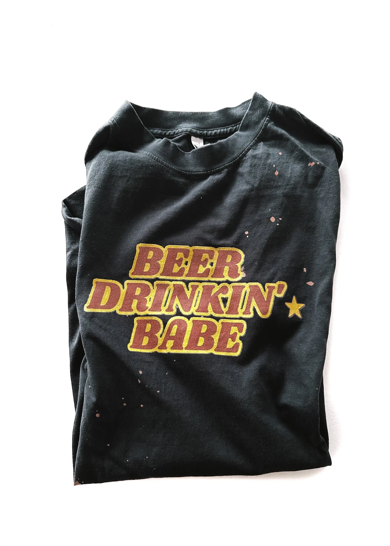 BEER DRINKIN' BABE BLEACHED OUT SIDE SLIT TEE