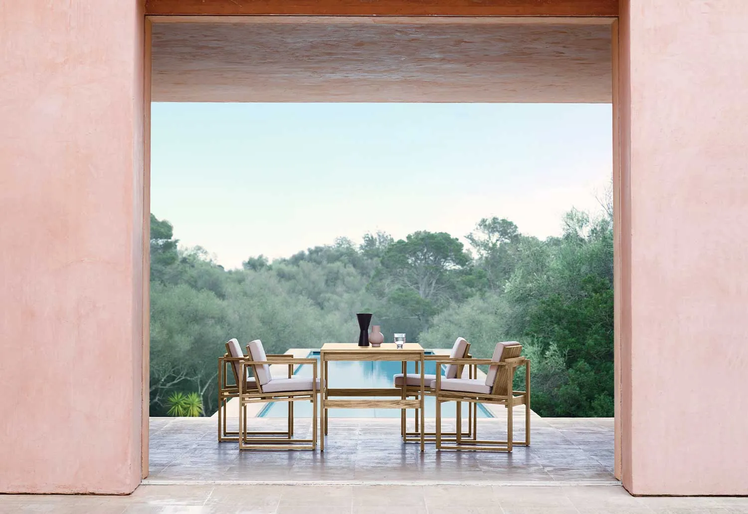 BK15 Dining Table