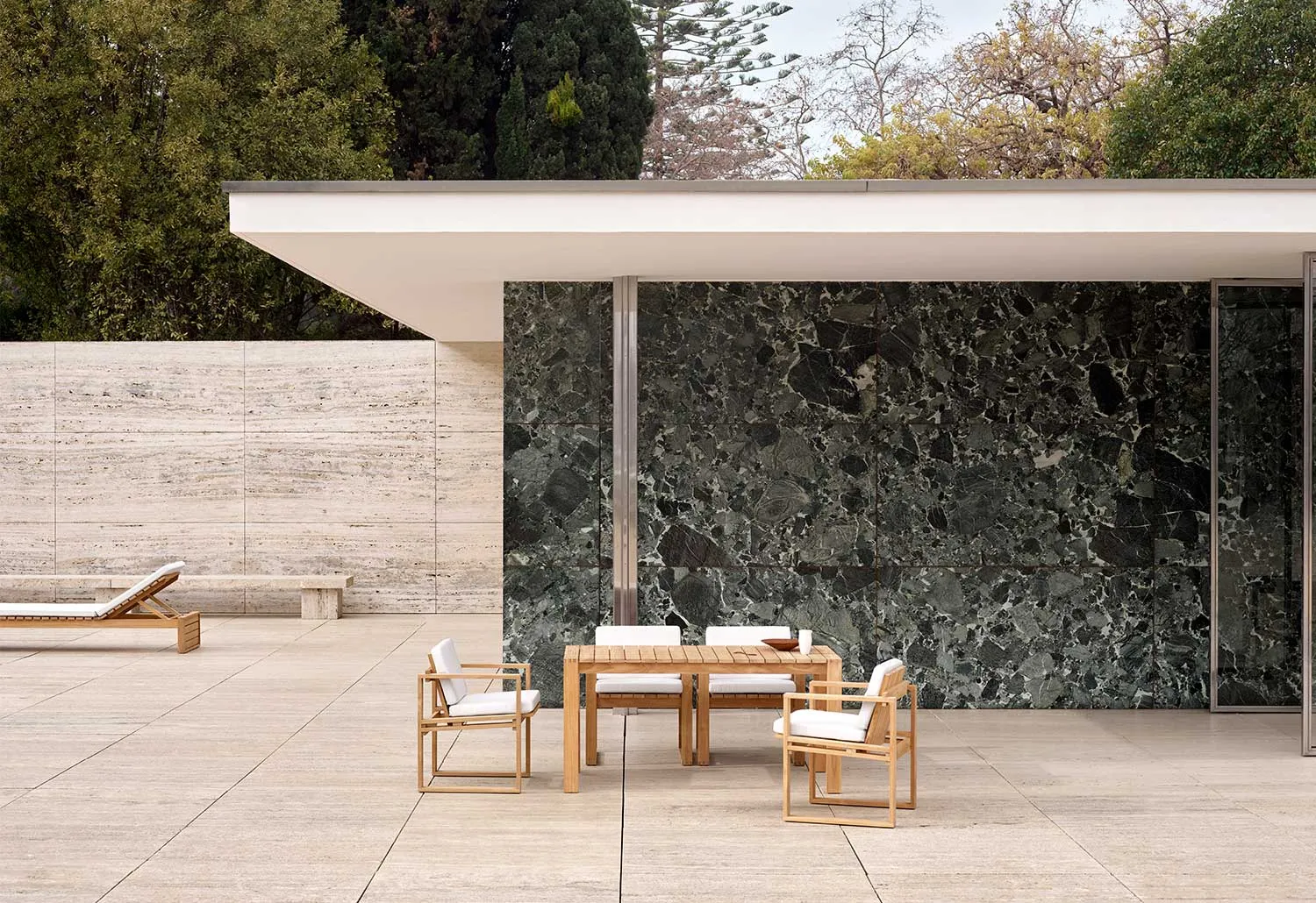 BK15 Dining Table