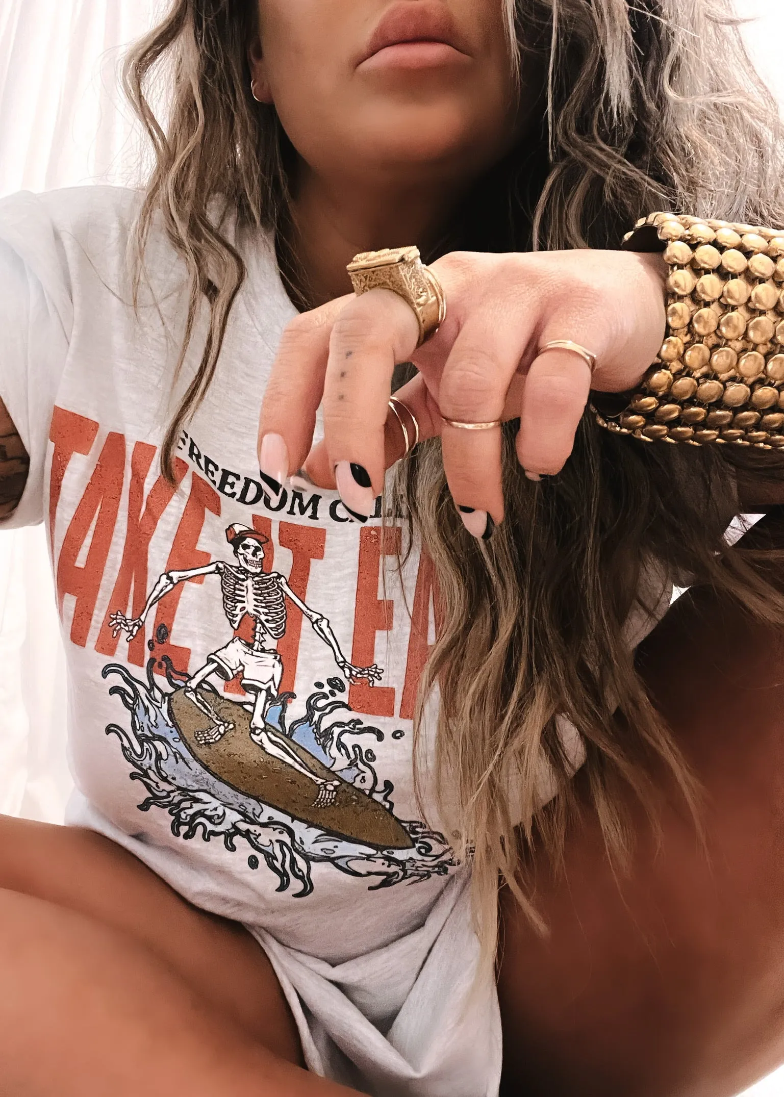 FREEDOM CALLS SIDE SLIT TEE