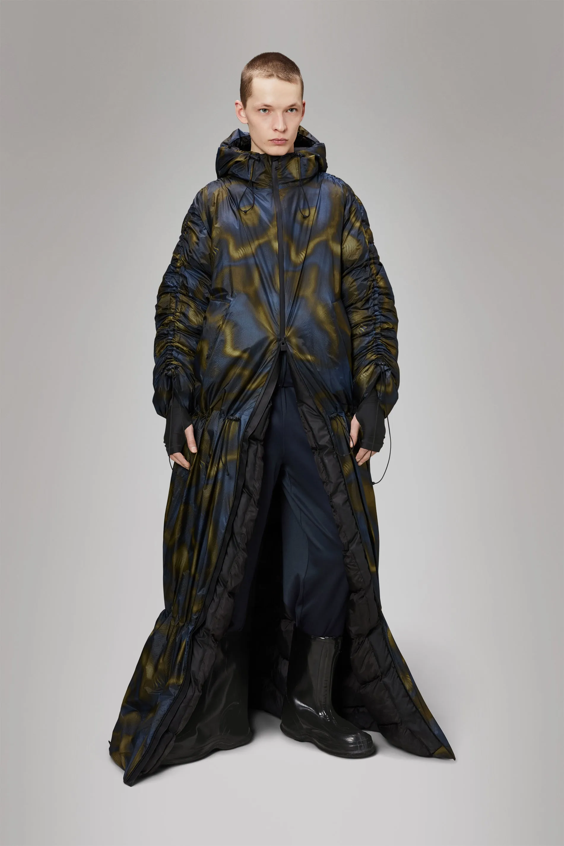 Sure, heres an optimized title with modifiers included:

Kevo Vision Ultra-Long Quilted Puffer Jacket

This title highlights the key features and adds an appealing descriptor to attract customers.