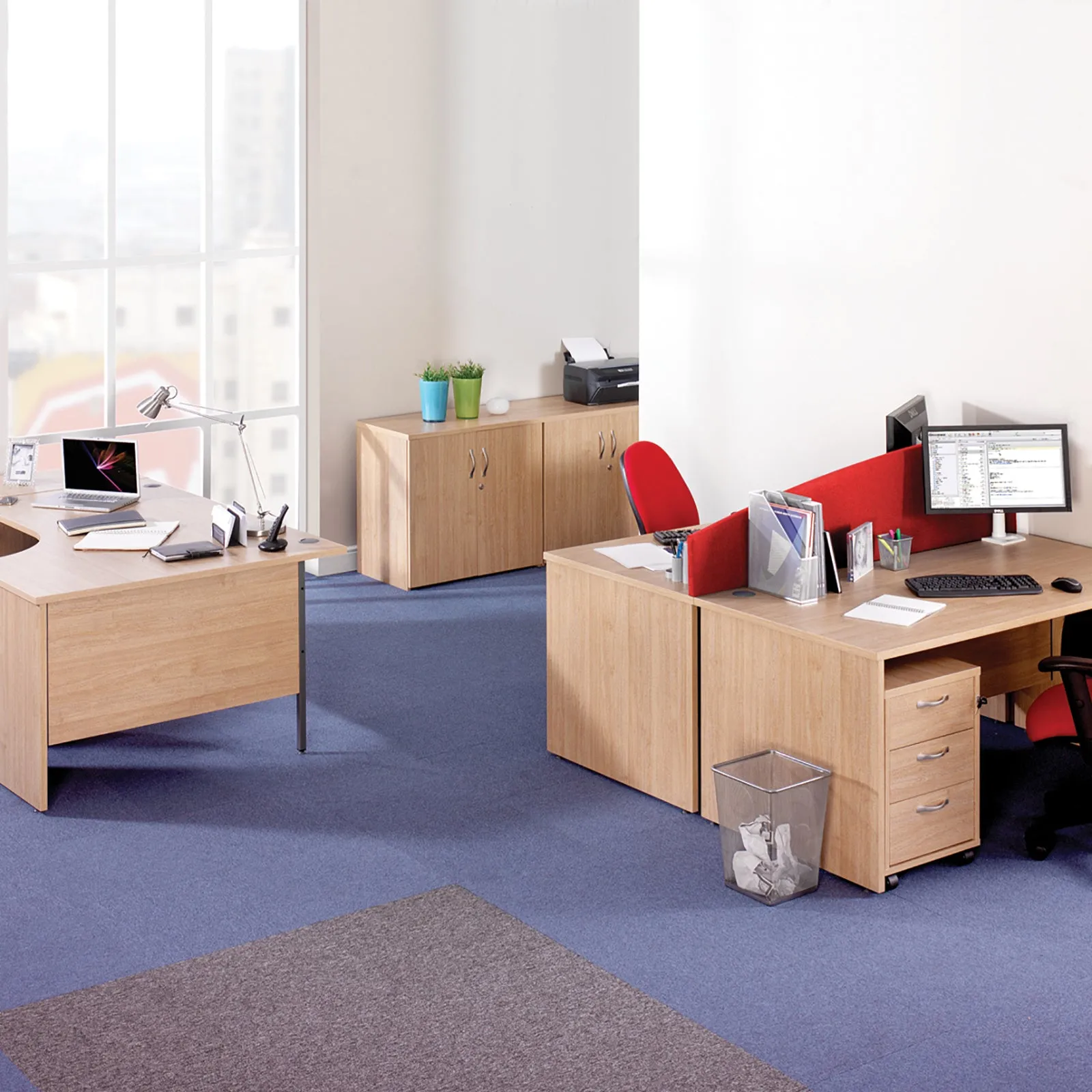 Maestro 25 left hand wave desk with 3 drawer pedestal and panel end leg