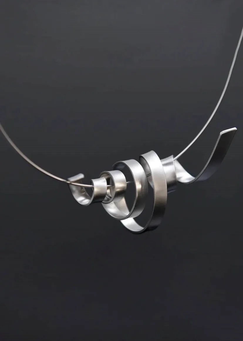 Pursuits - Voss Necklace