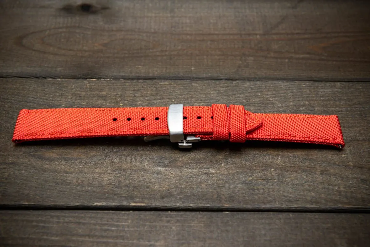 Sailcloth waterproof watch strap. Deployment clasp.